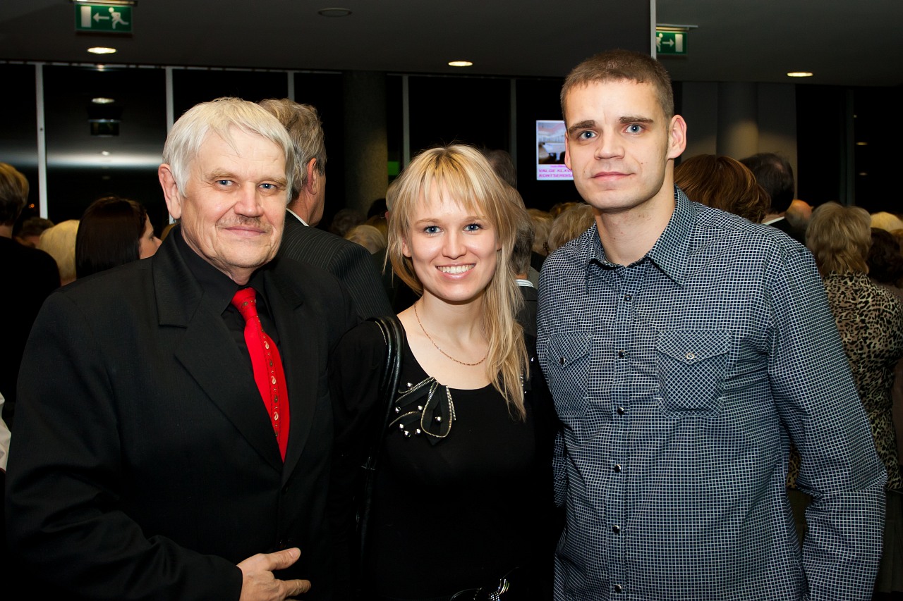 149_08_11_2012.JPG (296 KB)